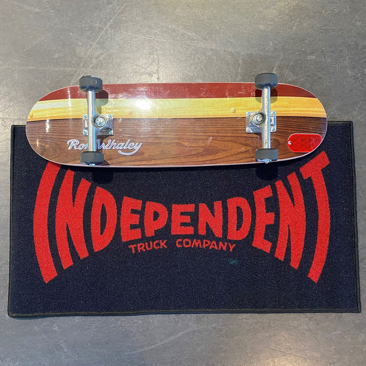 Independent Span Rug Black - Black/Red image 2