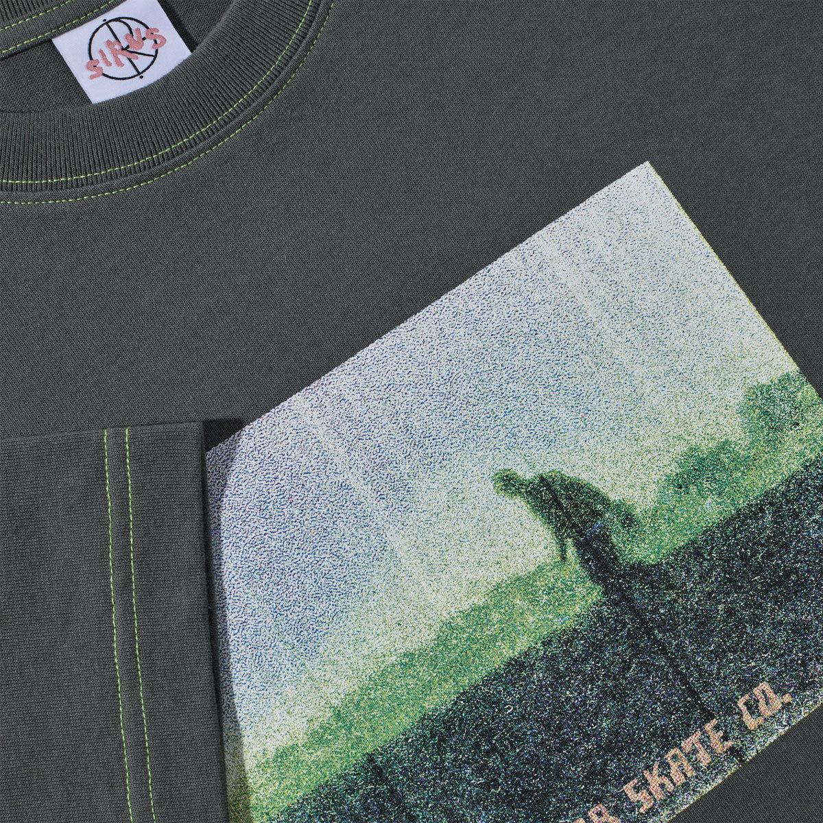 Polar Beach Walk Contrast T-Shirt - Graphite/Green image 2