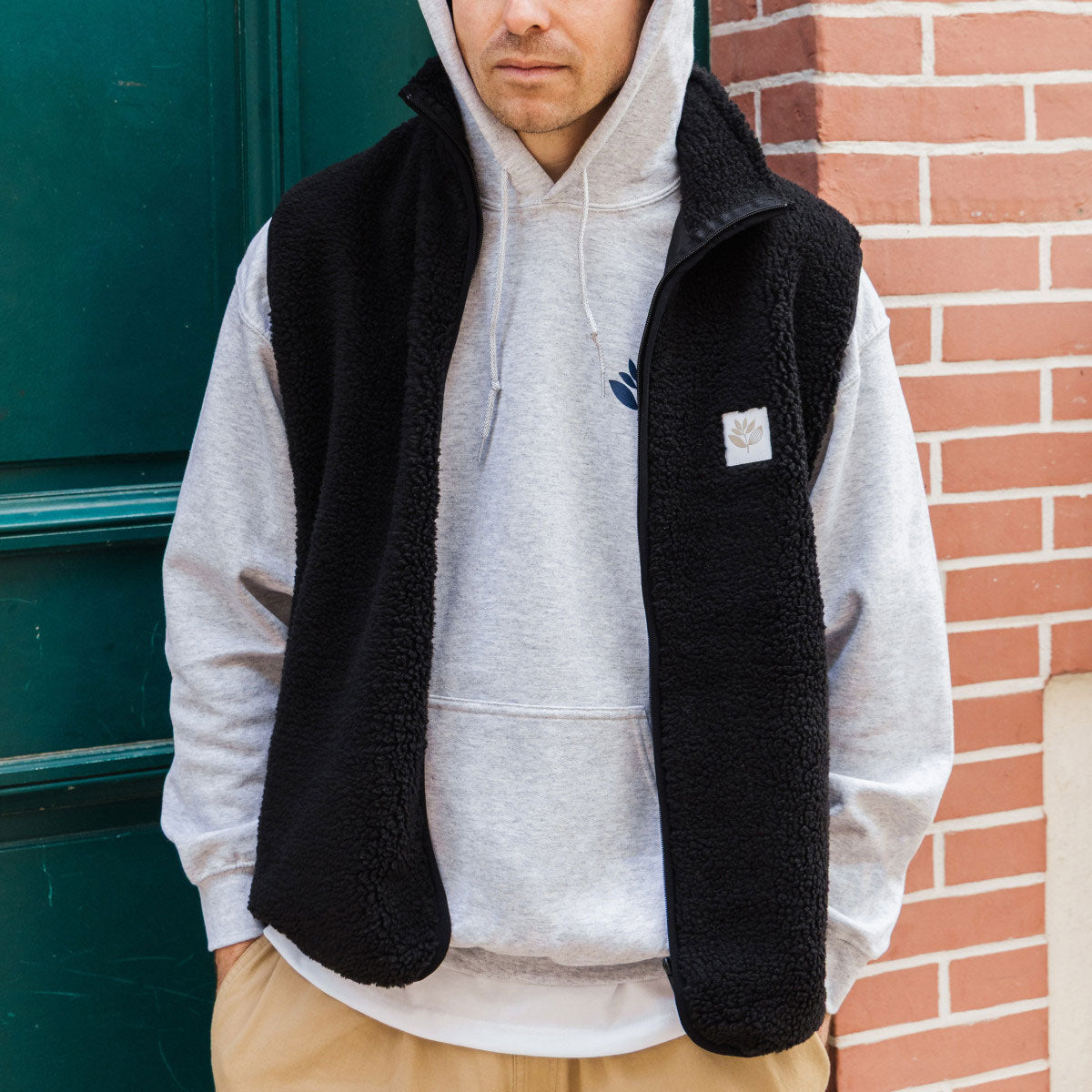 Magenta Norte Sherpa Vest - Black image 5